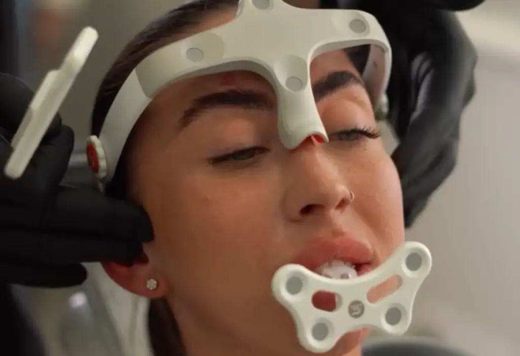 Діагностика рухів щелепи Modjaw 4D Motion в Ужгороді у сучасній стоматології PICASSO, адреса: вул. Бабʼяка (Бобяка), 1Б, ЖК «Crystal», телефон +38 097 247 57 47